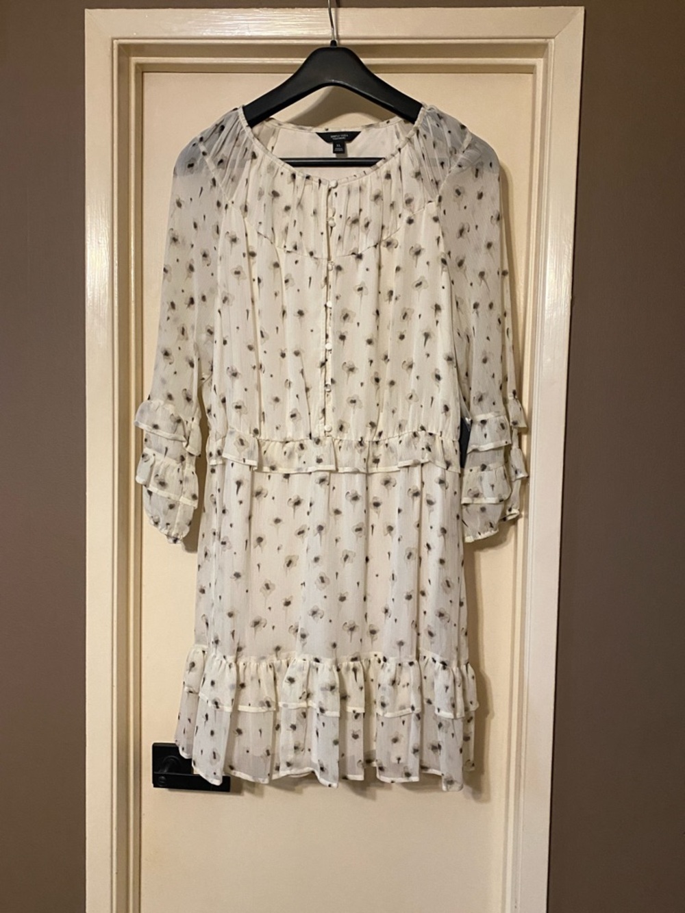 Simply Vera Vera Wang White Floral Mini Dress with Ruffles